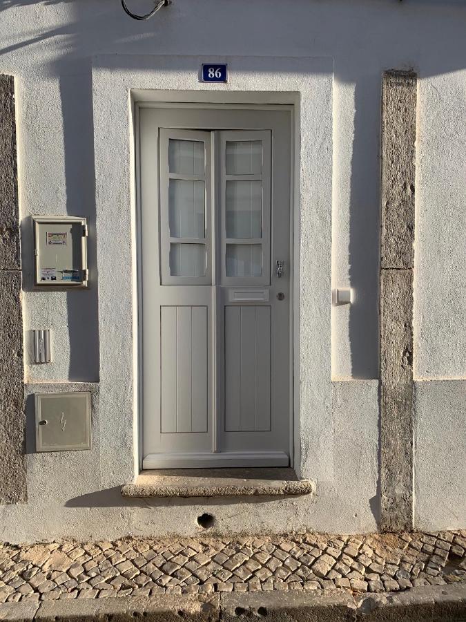 Stylish Townhouse With Gallery In The Heart Of Tavira For Two تافيرا المظهر الخارجي الصورة